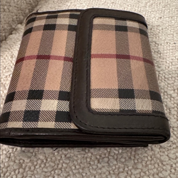 Burberry wallet. - Picture 12 of 12